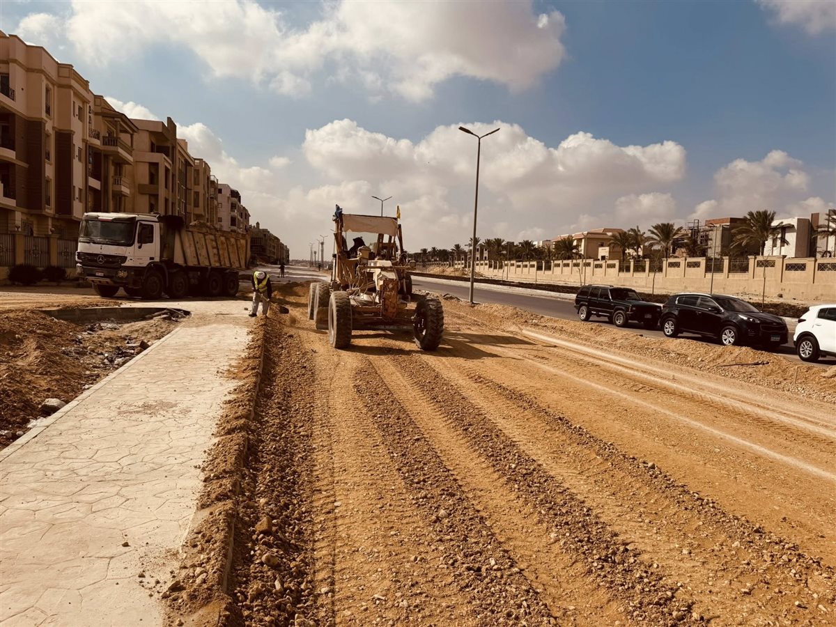 <strong>&nbsp;القاهرة الجديدة تشهد طفرة في قطاع الطرق</strong>