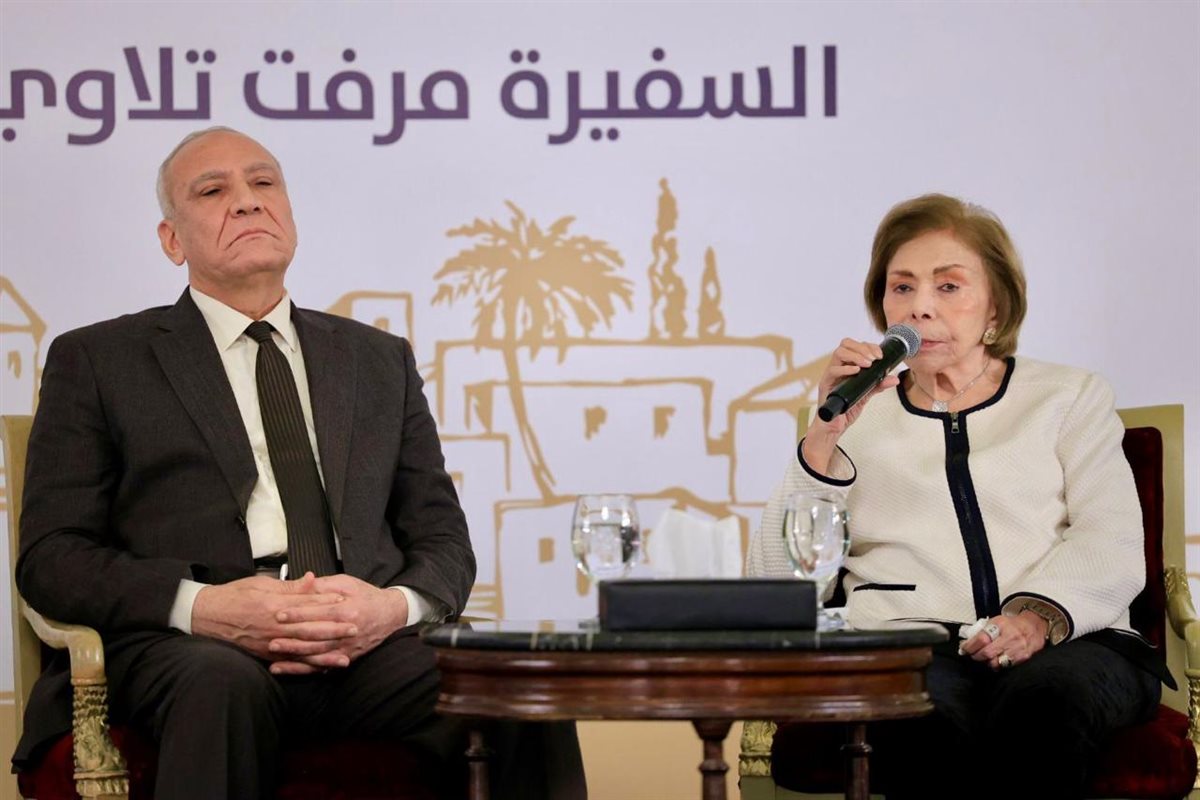 د توقيع كتاب 