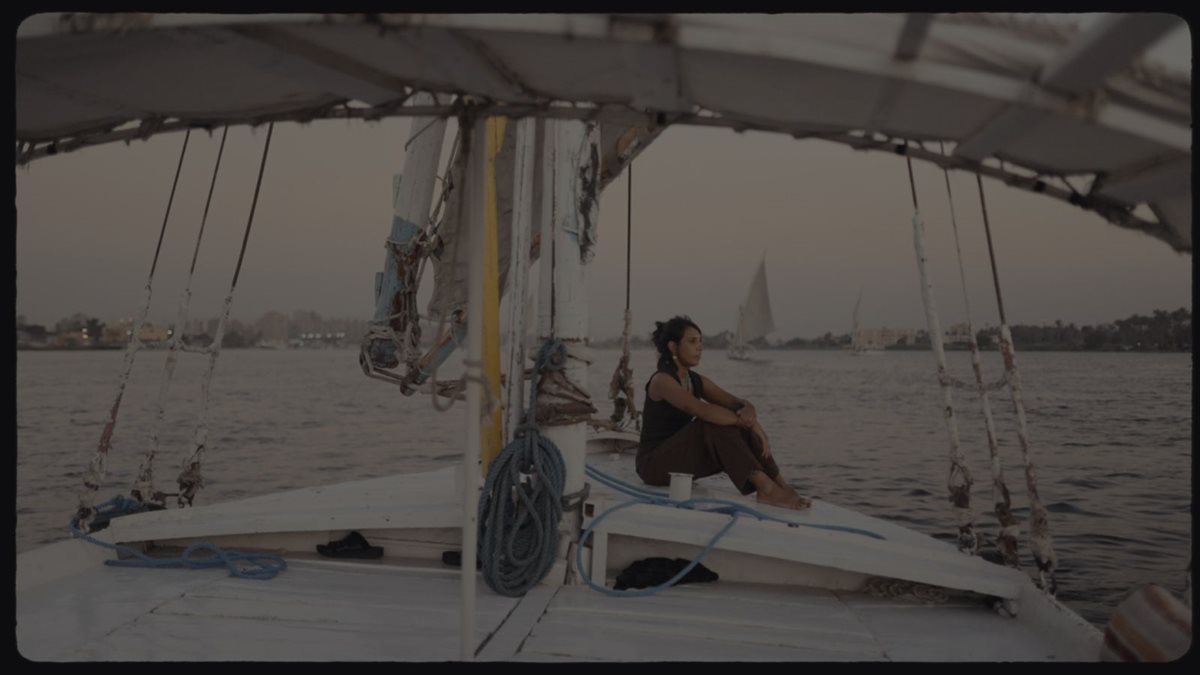 <strong>مي وليد</strong>