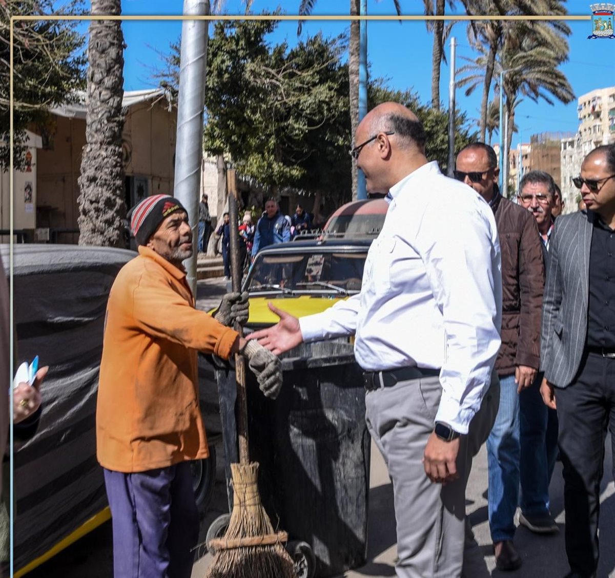 محافظ الإسكندرية يتفقد مشروعات الجمرك ويعجّل تطوير ميدان المساجد