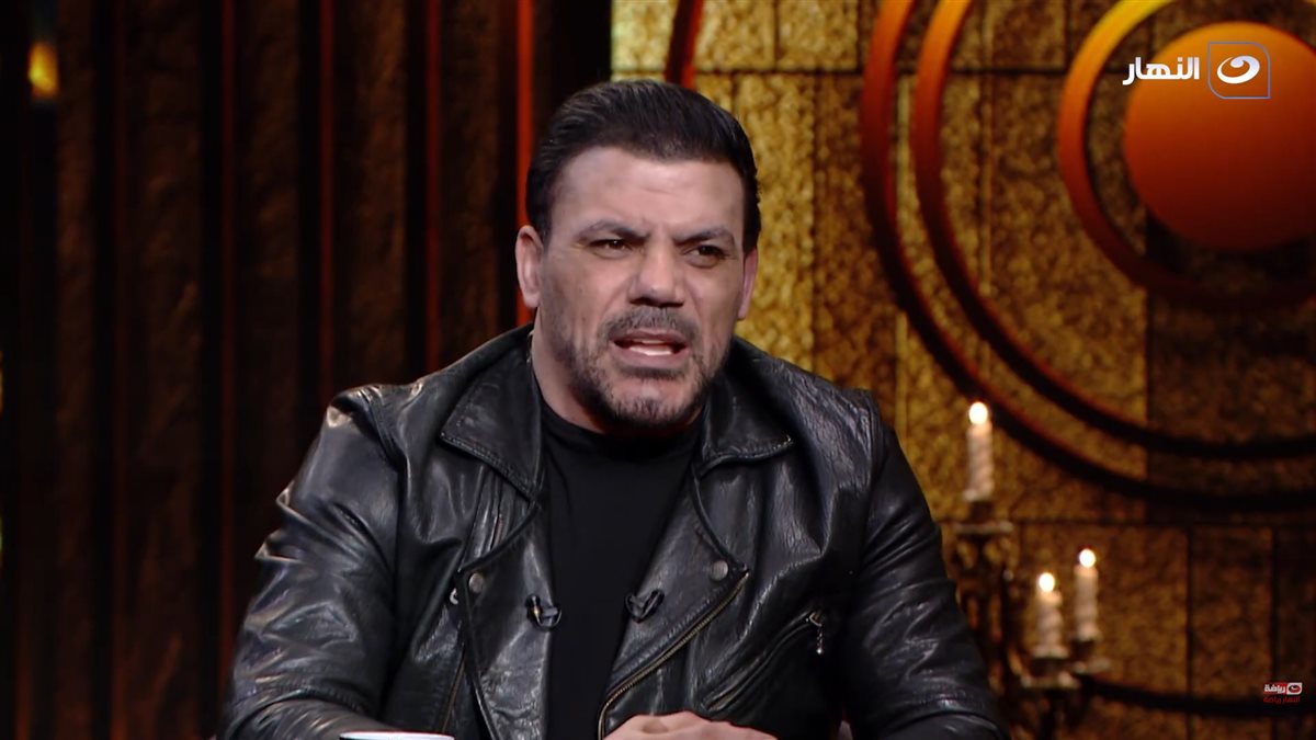 عمرو زكي نجم الكرة المصرية السابق
