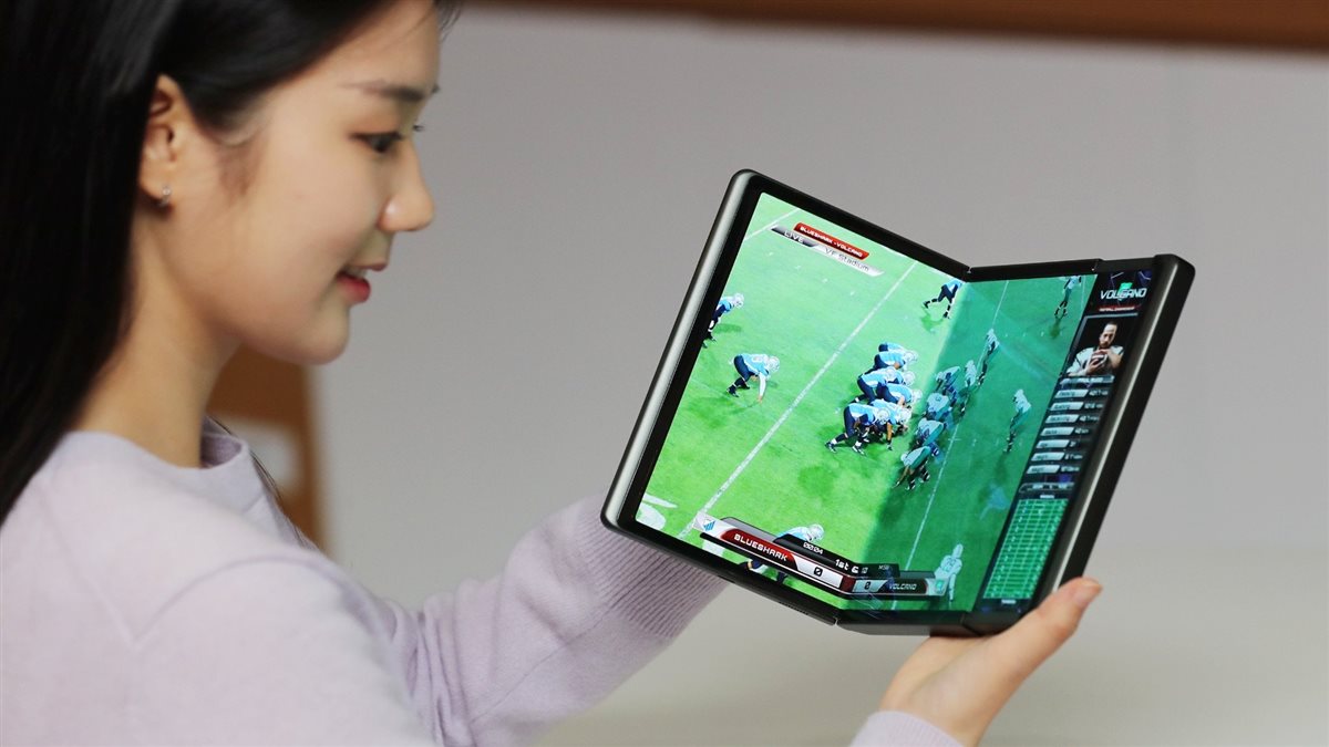 <strong>&nbsp;هاتف Galaxy Z TriFold</strong>