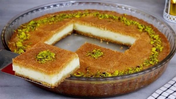 <strong>بسبوسة بالقشطة&nbsp;</strong>