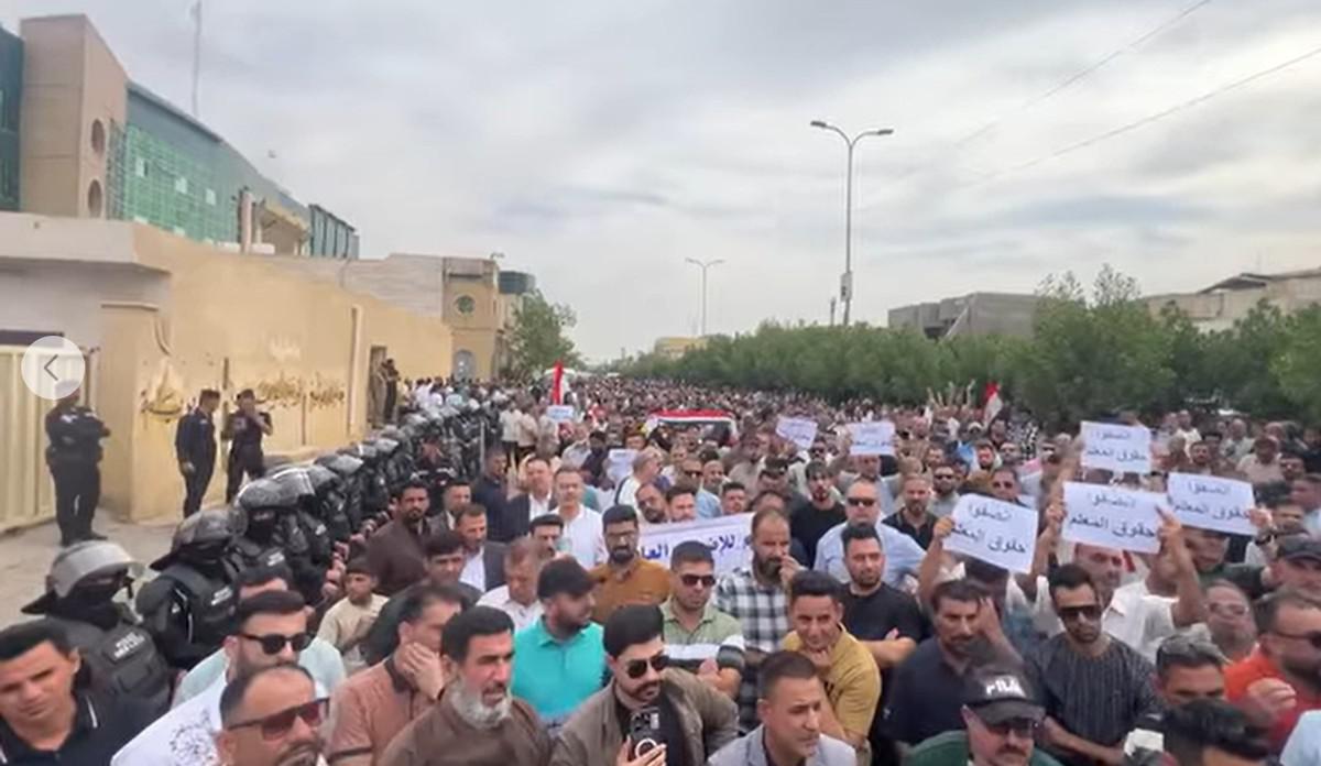 <strong>إضراب شامل بمدينة عراقية وتعليق الدوام</strong>