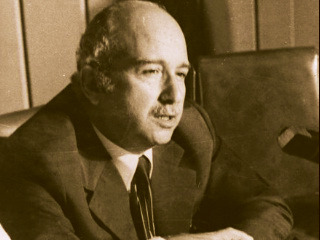 <strong>&nbsp;إسماعيل فهمى</strong>