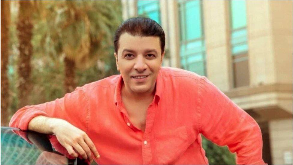 <strong>مصطفى كامل</strong>