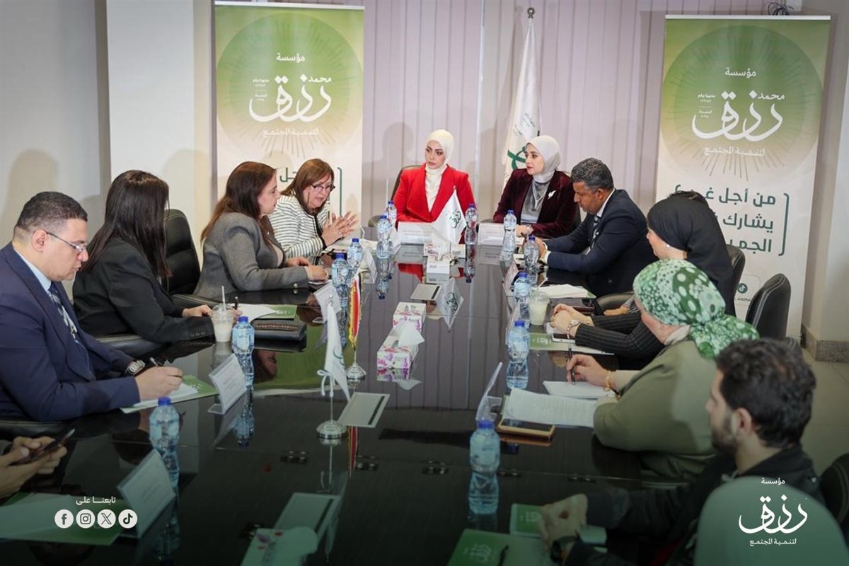 جانب من المائدة التي عقدتها مؤسسة رزق للتنمية حول قانون الأحوال الشخصية