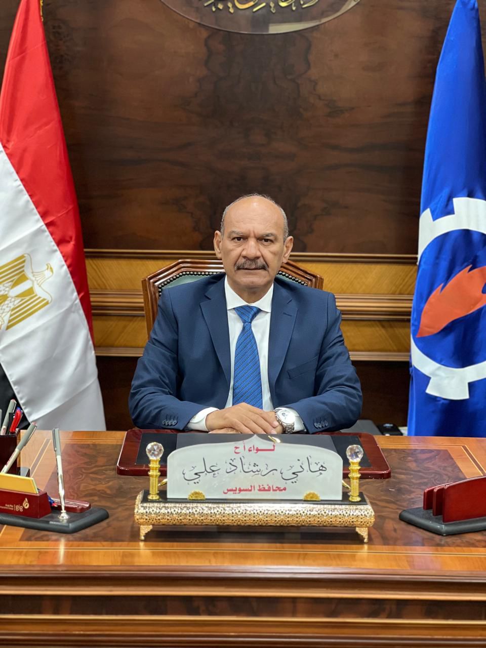 <strong>هاني رشاد محافظ السويس</strong>