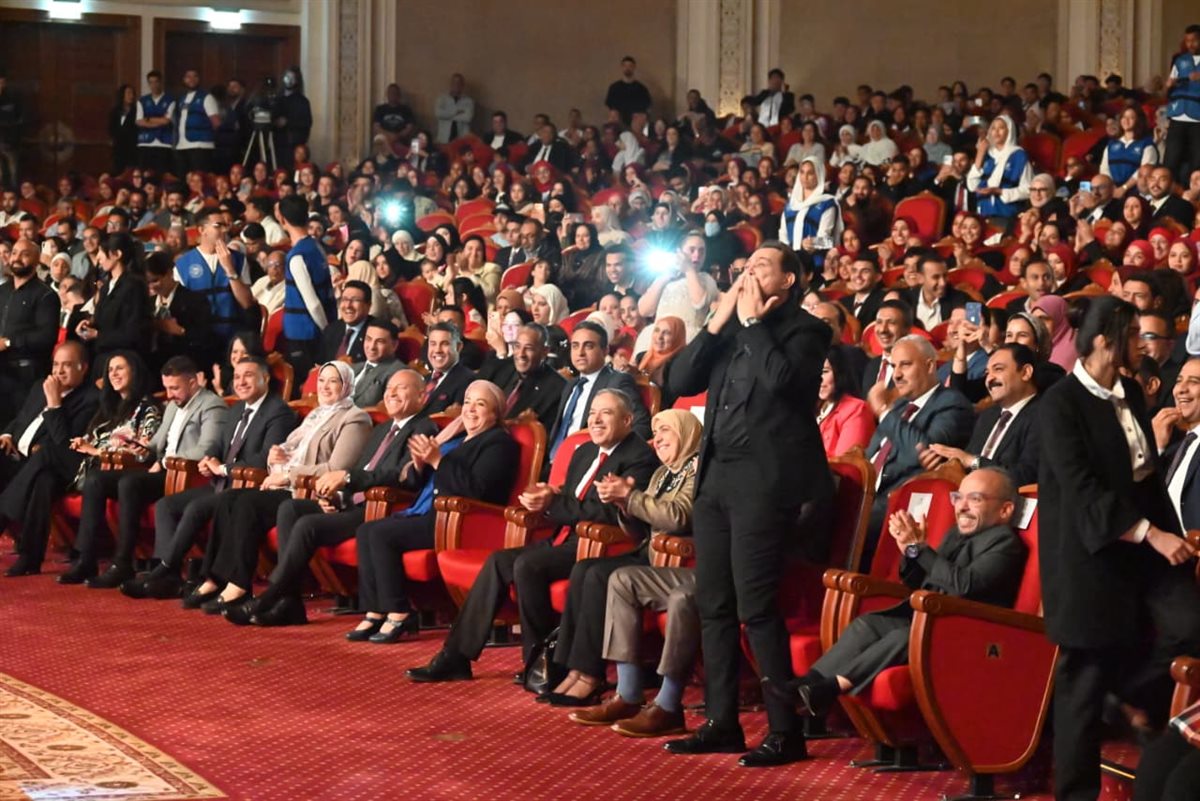 <strong>حكيم</strong>