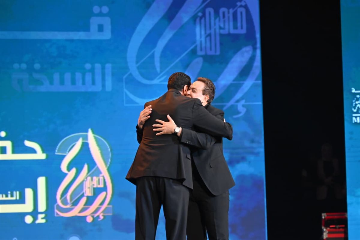 <strong>حكيم</strong>
