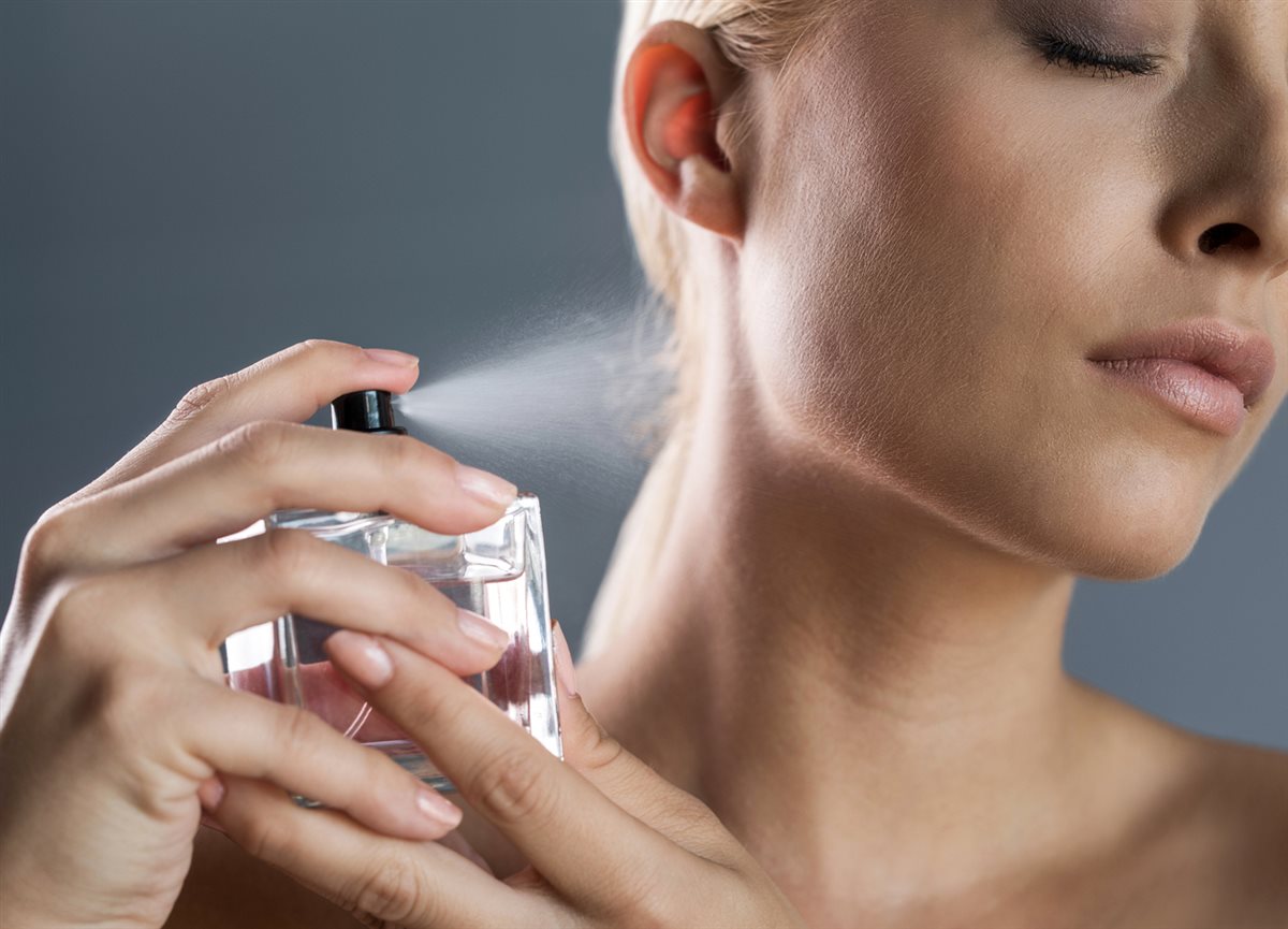 <strong>رش العطور</strong>