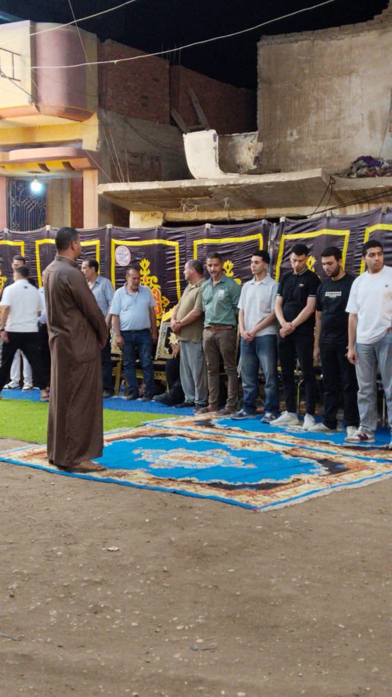 صور من العزاء بالمنوفية
