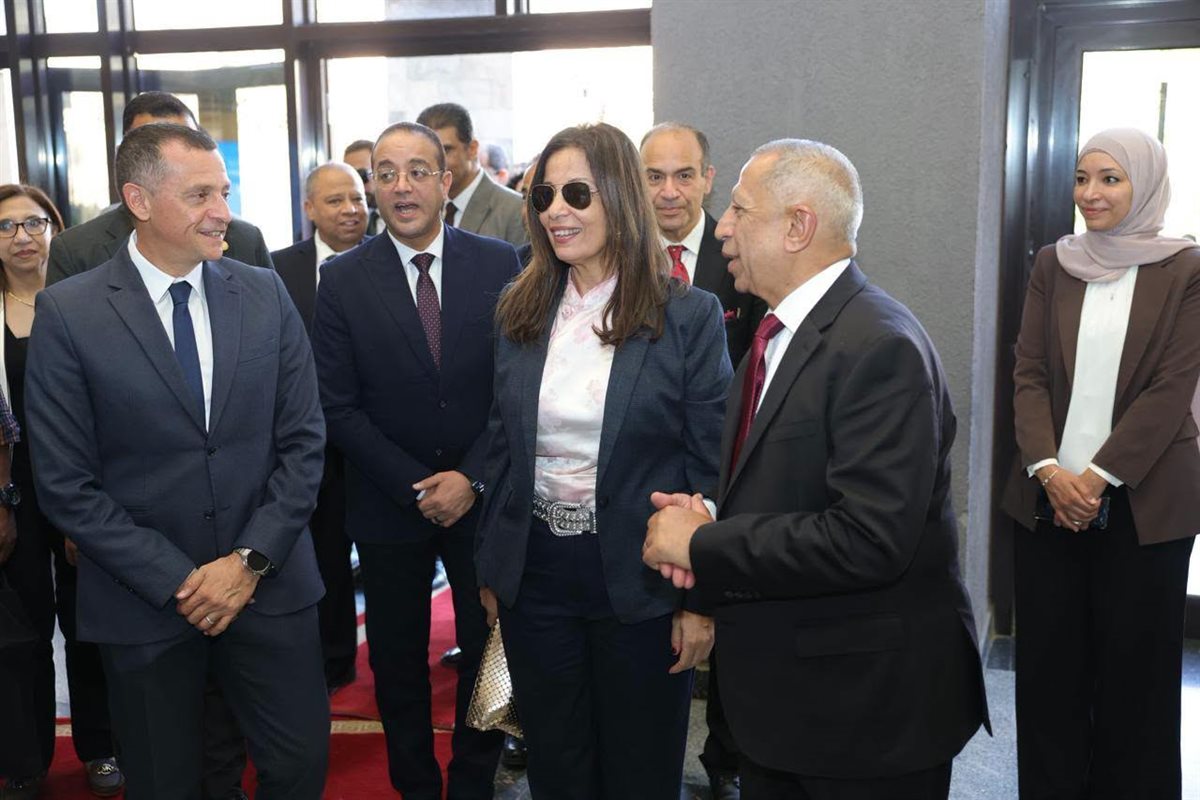 <strong>وزيرة الثقافة بأعمال الدورة الثانية للمجلس الاستشاري للأكاديمية العربية بأسوان</strong>