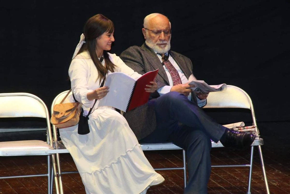 <strong>مسرحية «فتاة المترو»</strong>