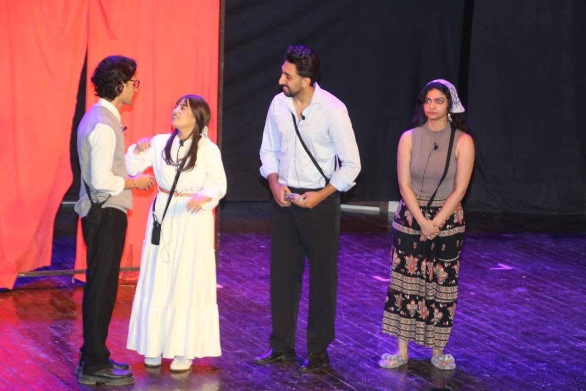 <strong>مسرحية «فتاة المترو»</strong>