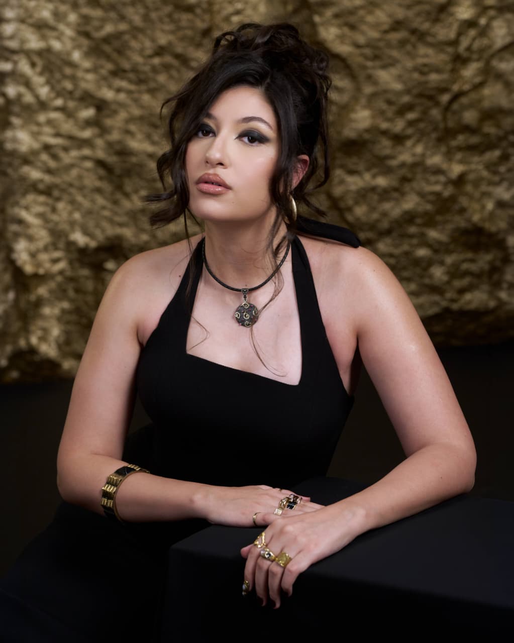 <strong>الفنانة المصرية الإيطالية للا فضة</strong>