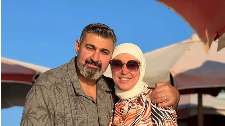 <strong>ياسر جلال وزوجته</strong>
