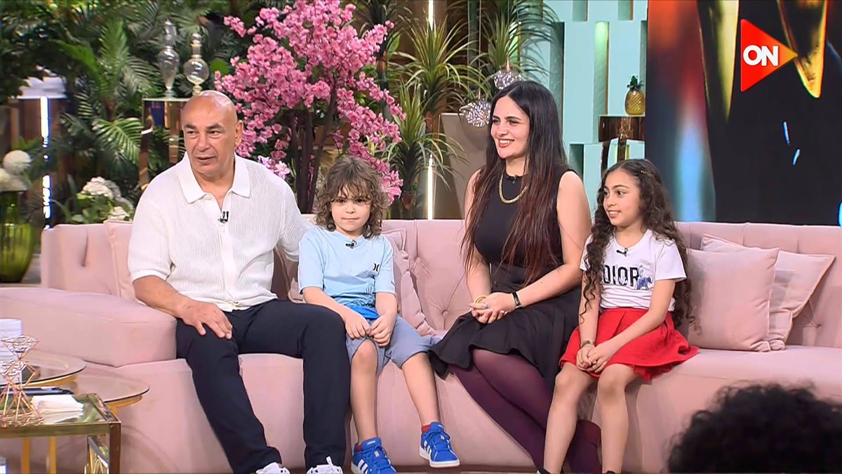 <strong>زوجة حسام حسن وأولاده</strong>