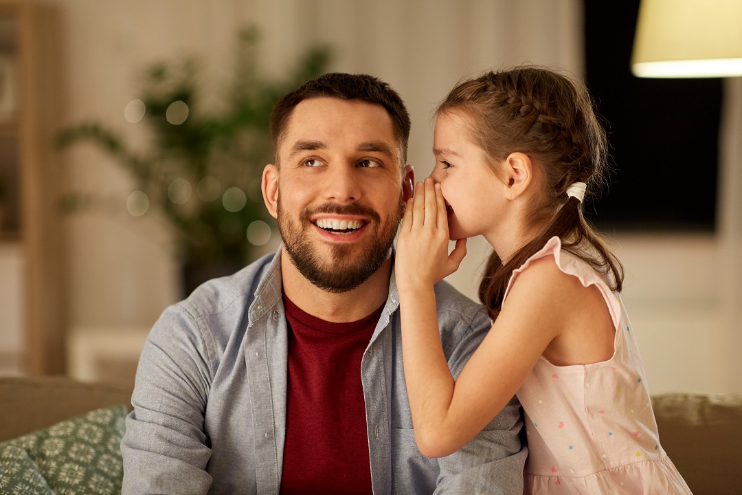 <strong>دور الأب مع ابنائه&nbsp;</strong>