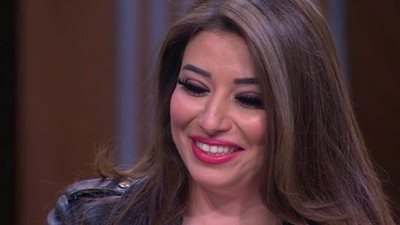 غادة رجب تستعيد ذكرياتها مع دلال عبدالعزيز: «وحشتيني يا ديدي»
