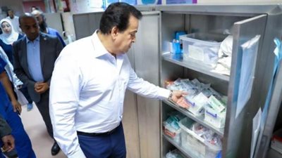 وزير الصحة يفاجئ مستشفى وادي النطرون التخصصي بالزيارة