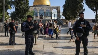 مستوطنون يقتحمون الأقصى والرئاسة الفلسطينية تحذر من التصعيد