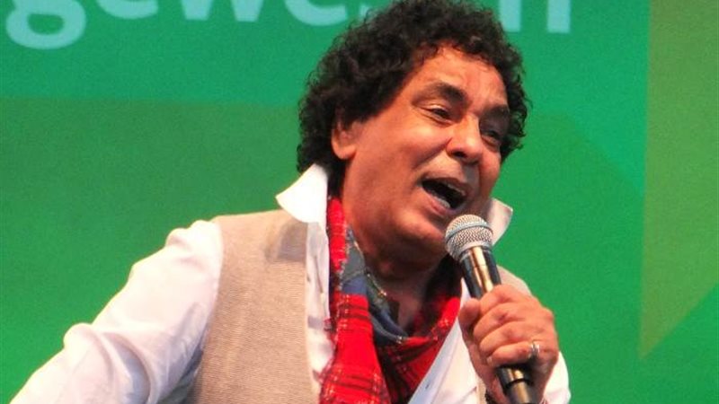 الفنان محمد منير