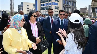 وزير الشباب والرياضة يشهد فعاليات اليوم الرياضي للأسر