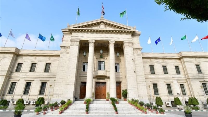 رئيس جامعة القاهرة