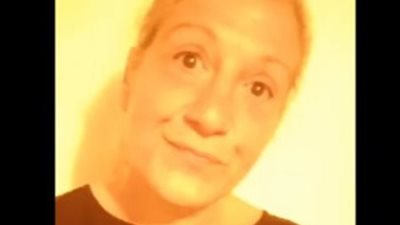 بالفيديو.. تعليق من أم الشاب القتيل الذي أشعل فرنسا غضبا