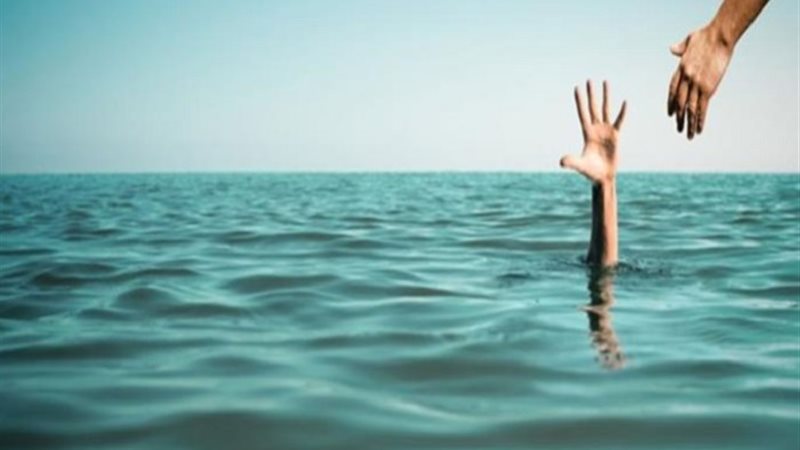 مساعدة شخص يغرق - أرشيفية