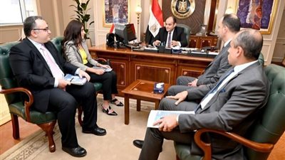 وزير التجارة يلتقي وفد شركة «هيات» ايجيبت التركية للمنتجات الصحية