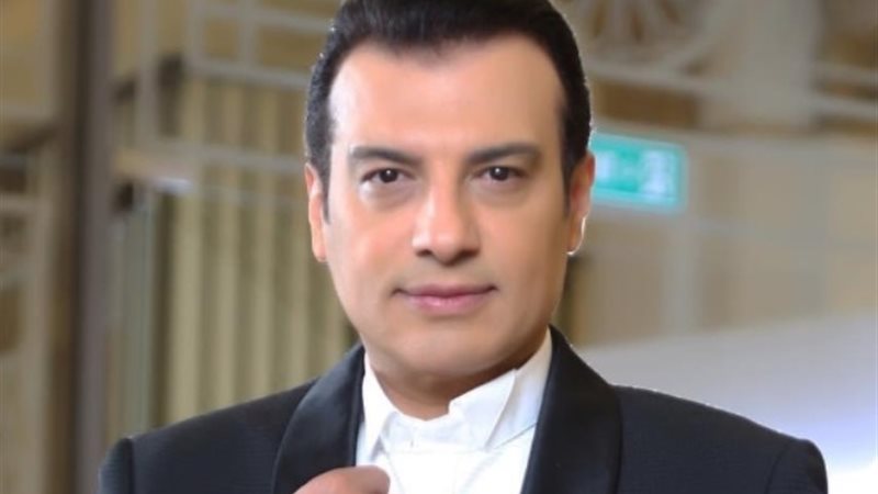 الفنان إيهاب توفيق