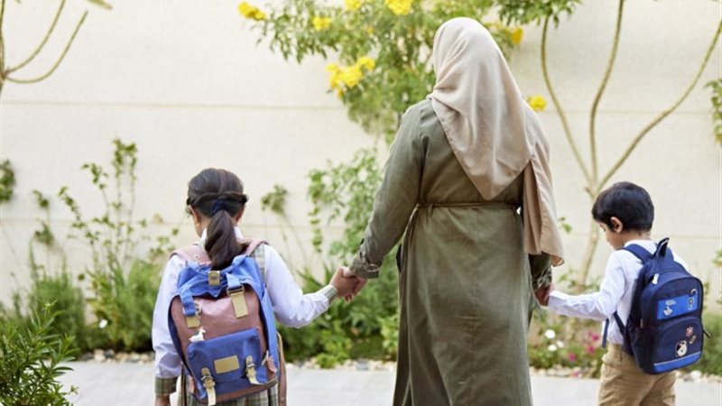 معاملة الزوجة والأولاد