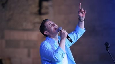 الجمعة.. مدحت صالح يحيي حفلًا غنائيًا بدار الأوبرا