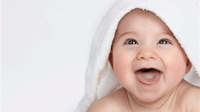 لحماية رضيعك من الأشعة الشمس الضارة.. إليكِ هذه النصائح
