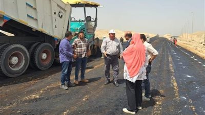 مسؤولو جهاز سوهاج الجديدة يتفقدون أعمال الطرق