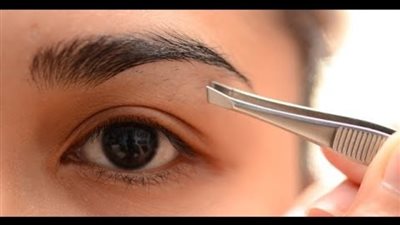 علاقة الملقط بإتلاف بصيلات الشعر .. ما السبب؟