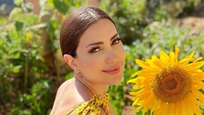 نسرين طافش توجه رسالة غير مباشرة: «اقتربوا من اللامعة عيونهم»