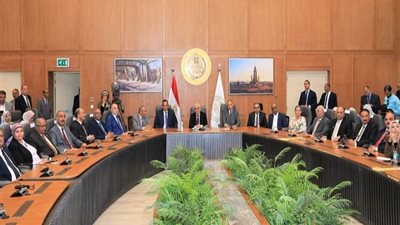 بالصور| وزير التعليم يكرم أوائل الثانوية العامة 2023