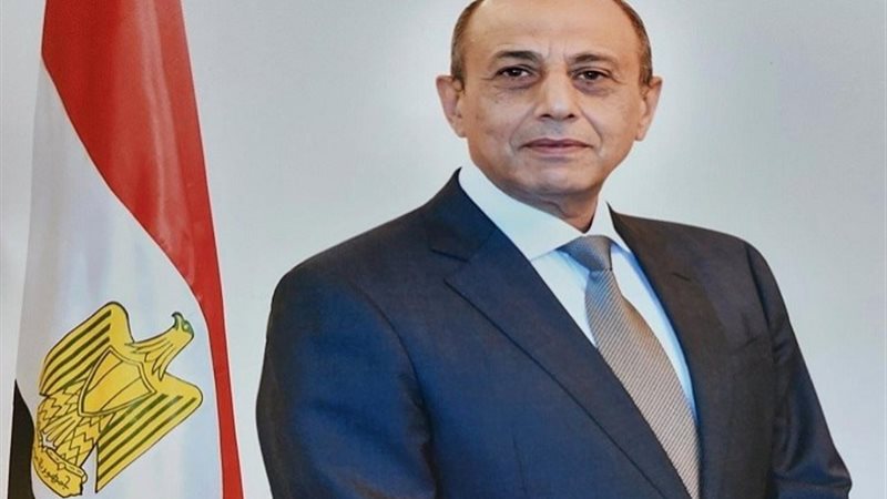 الفريق محمد عباس حلمي وزير الطيران المدني