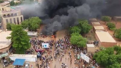 «تغيير موقف».. واشنطن تعتزم إجلاء رعاياها غير الأساسيين من النيجر