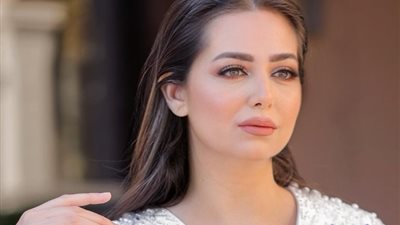هبة مجدي تحذر جمهورها من التعامل مع مطعم شهير