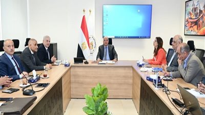 «سويلم» يوجه بإجراء دراسات بحثية للإتزان المائي والبيئي للبحيرات الشمالية