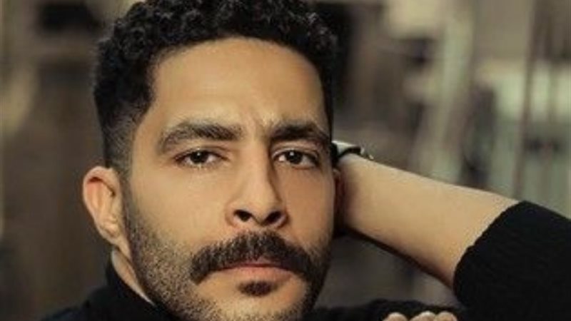 الفنان مصطفي منصور