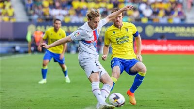 التعادل السلبي ينهي الشوط الأول بين برشلونة وقادش بالدوري الإسباني