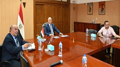 الري: بدء تنفيذ أعمال التطوير بالمنطقة التجريبية على ترعة بلوخر بأسوان