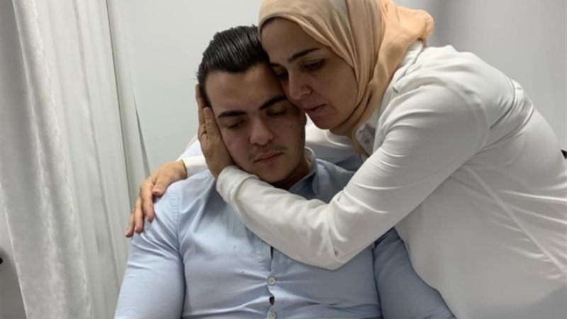 منى عبدالغني ونجلها