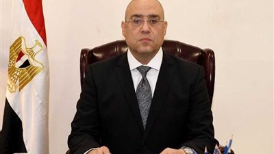 وزير الإسكان يتابع  معدلات تنفيذ المشروعات السكنية بمدينة 15 مايو