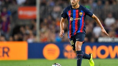 تشافي حجر عثرة أمام رحيل لاعب برشلونة.. تفاصيل